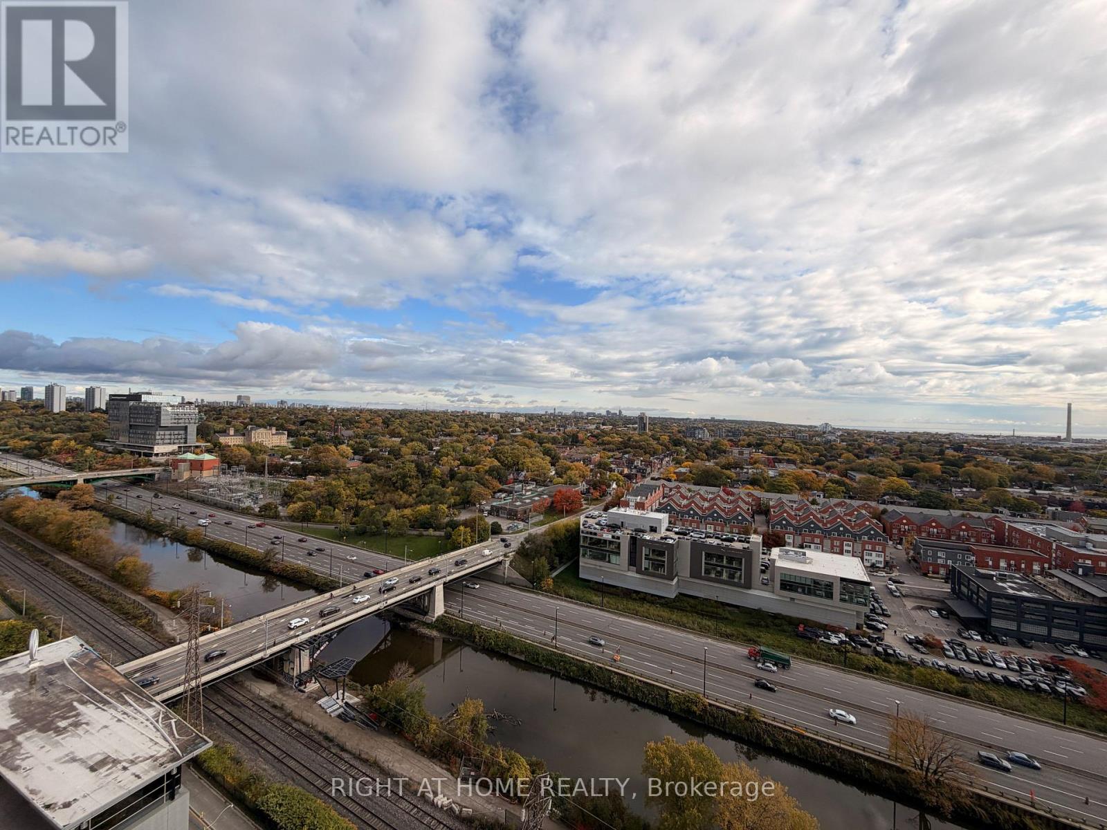 1801 - 5 Defries Street, Toronto, Ontario  M5A 0W7 - Photo 9 - C12481869
