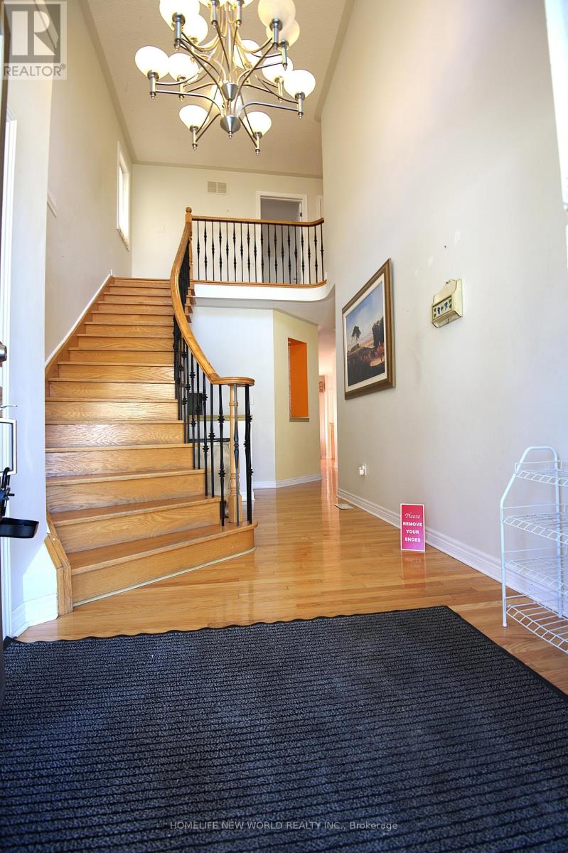 70 Thomas Legge Crescent, Richmond Hill, Ontario  L4E 4V8 - Photo 2 - N12481873
