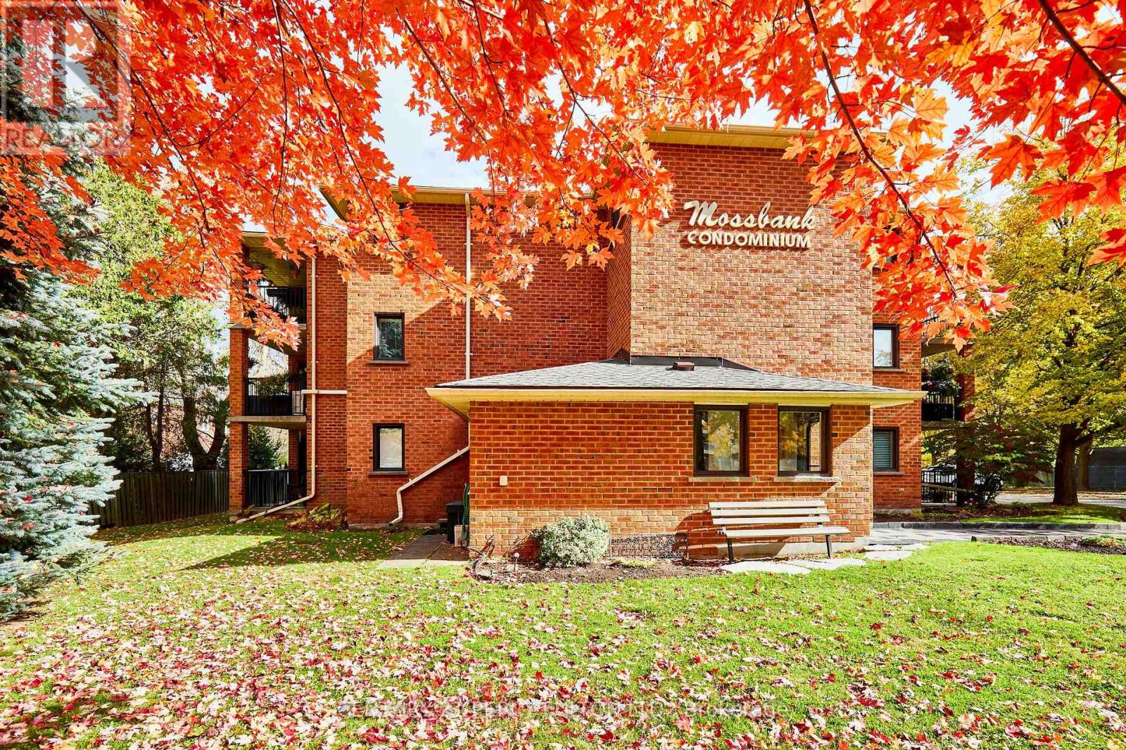 301 - 219 Main Street N, Uxbridge, Ontario  L9P 1C4 - Photo 2 - N12481879