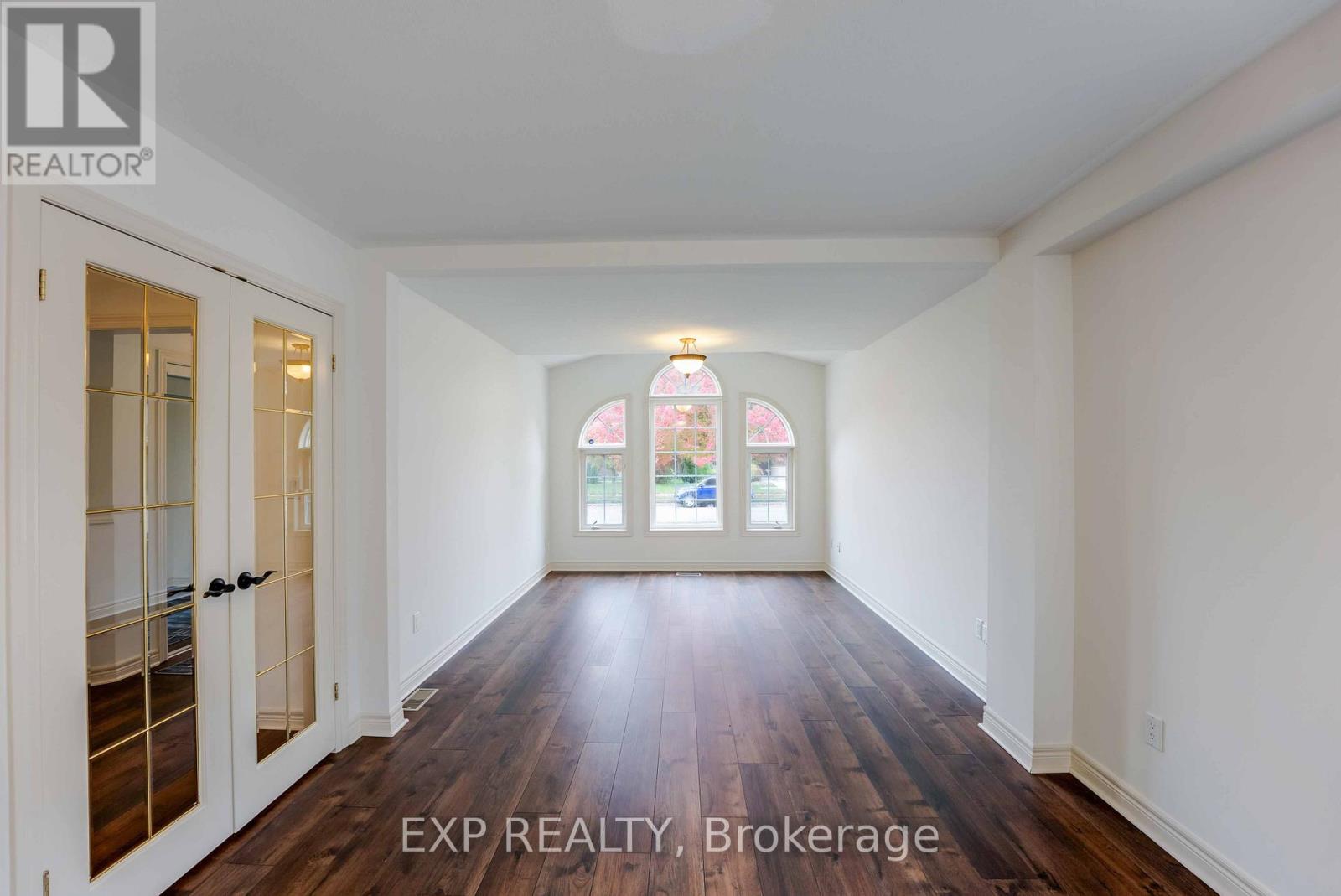 28 Loretta Drive, Niagara-On-The-Lake, Ontario  L0S 1T0 - Photo 4 - X12481868