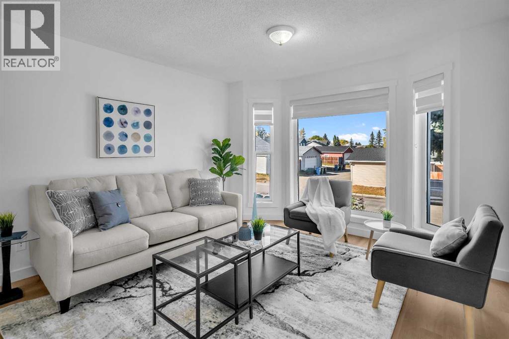 57 Martinview Crescent Ne, Calgary, Alberta  T3J 2S5 - Photo 5 - A2264135