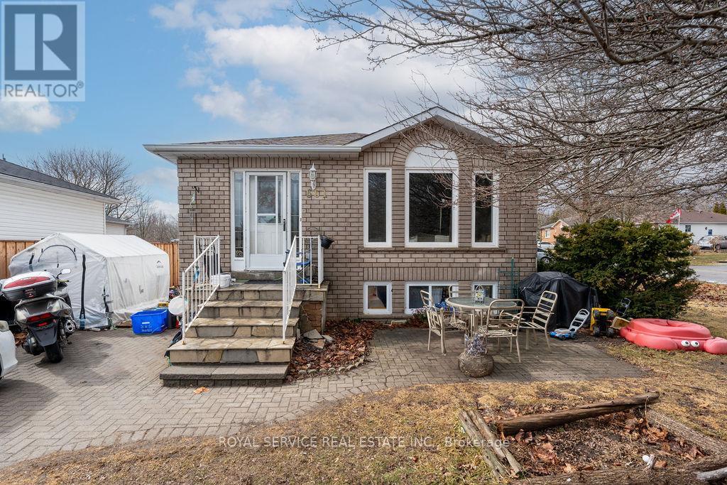 661 Ewing Street, Cobourg, Ontario  K9A 5N7 - Photo 2 - X12481883