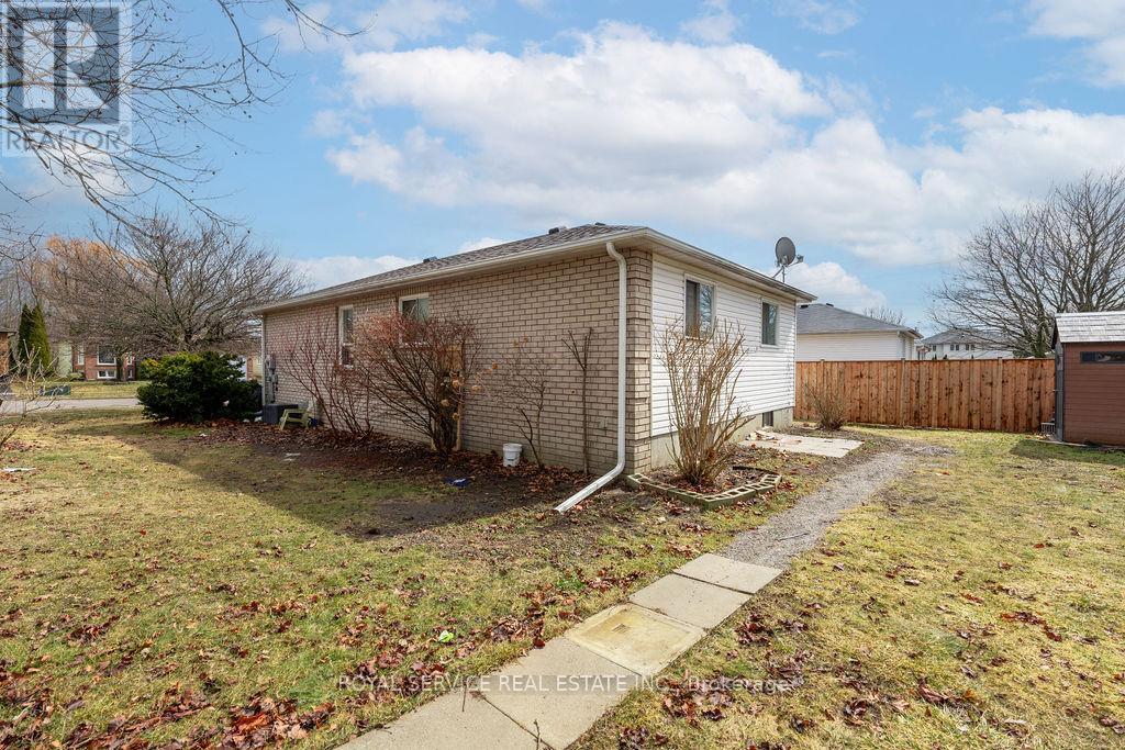 661 Ewing Street, Cobourg, Ontario  K9A 5N7 - Photo 5 - X12481883