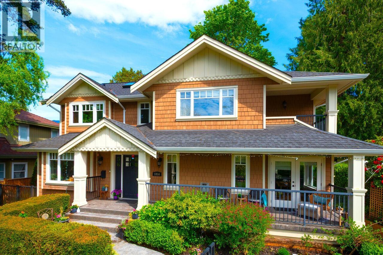 1050 11TH STREET, West Vancouver, British Columbia