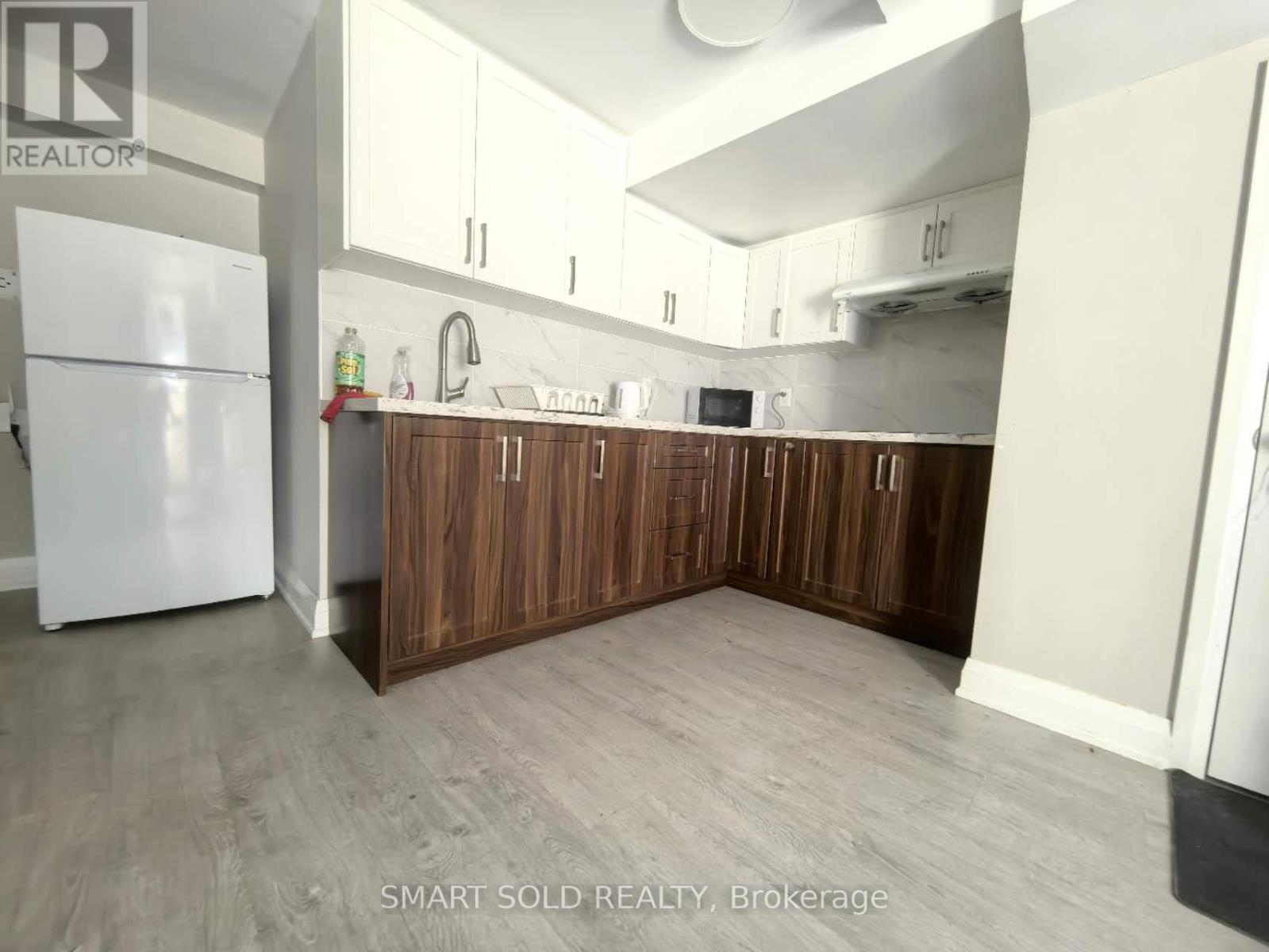 437 Bathurst Street, Toronto, Ontario  M5T 2S9 - Photo 3 - C12481887