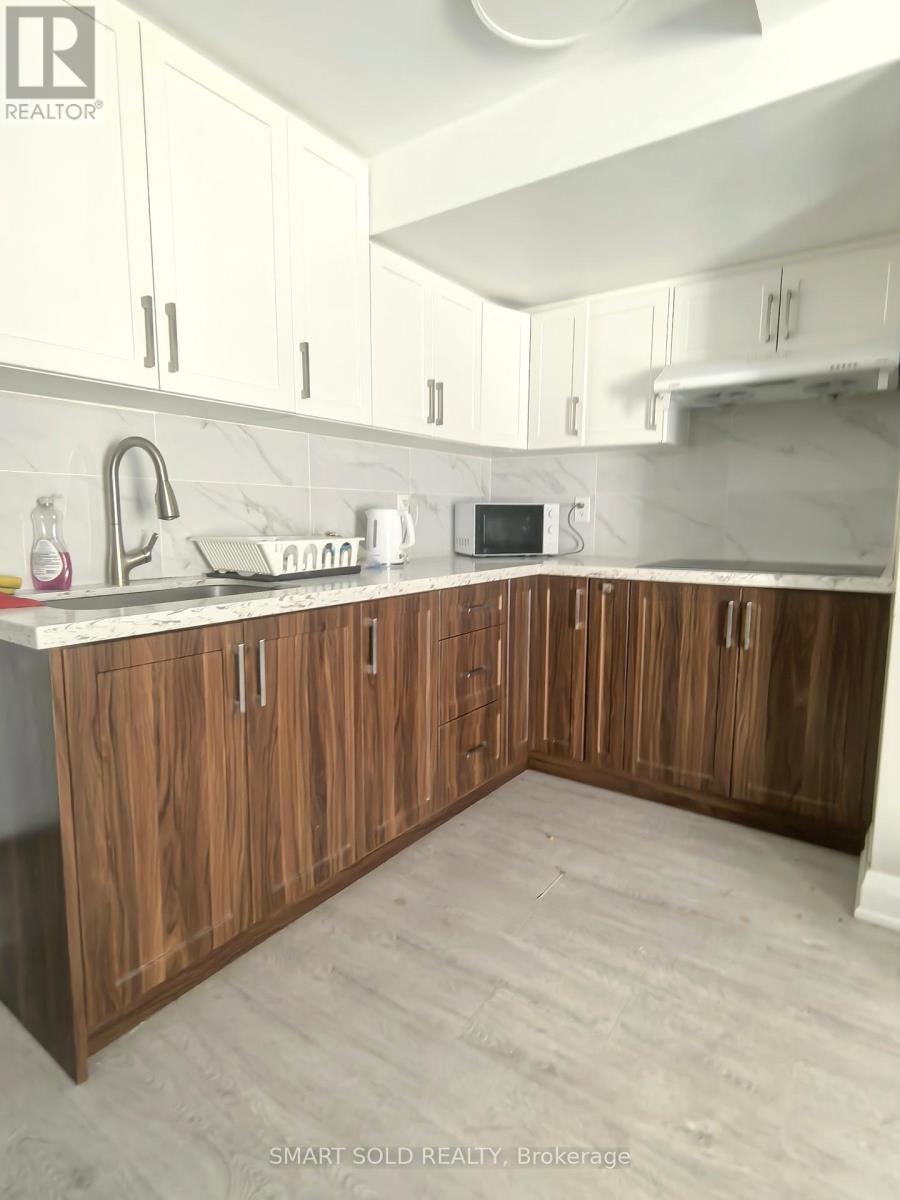 437 Bathurst Street, Toronto, Ontario  M5T 2S9 - Photo 4 - C12481887
