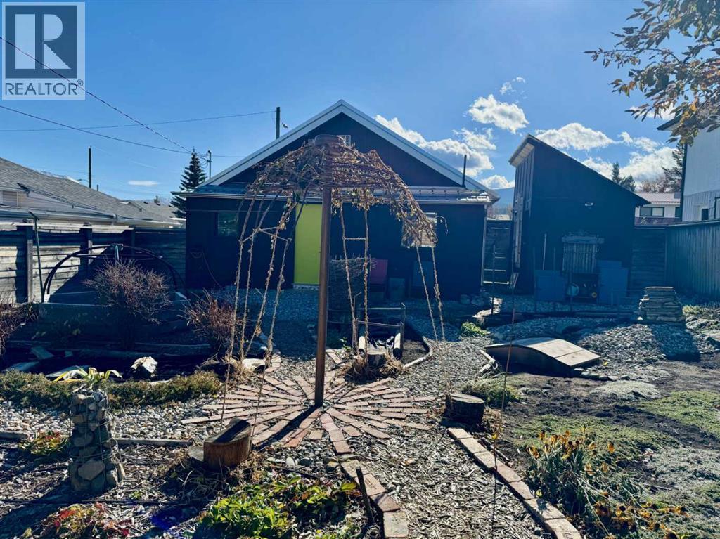 8137 21 Avenue, Coleman, Alberta  T0K 0M0 - Photo 2 - A2265732