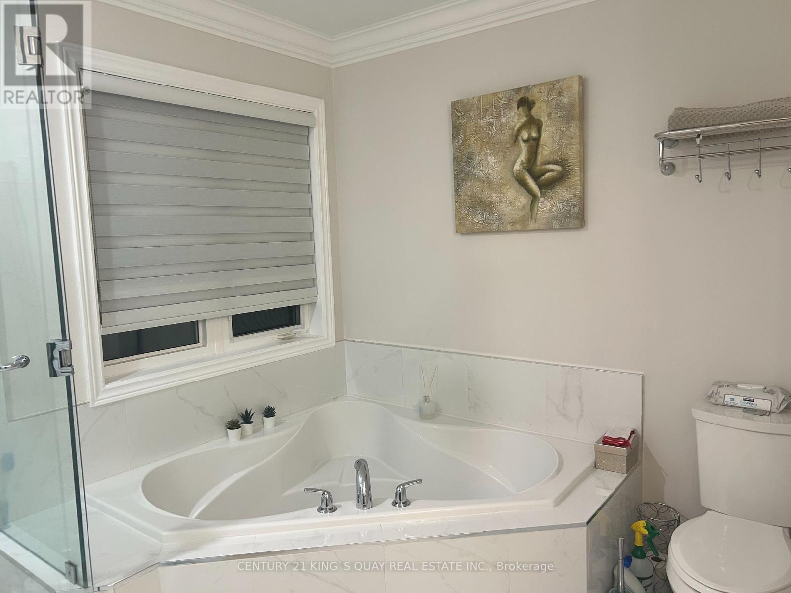 52 Brockdale Street, Richmond Hill, Ontario  L4E 4W2 - Photo 9 - N12479322