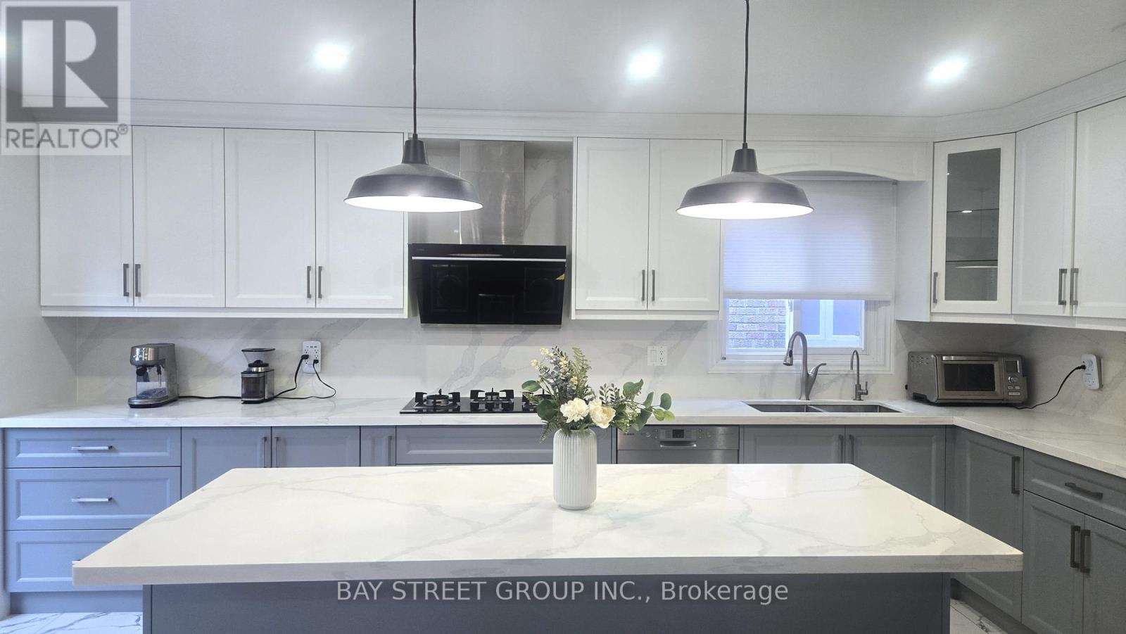 24 Beasley Drive, Richmond Hill, Ontario  L4C 7Z2 - Photo 9 - N12479885