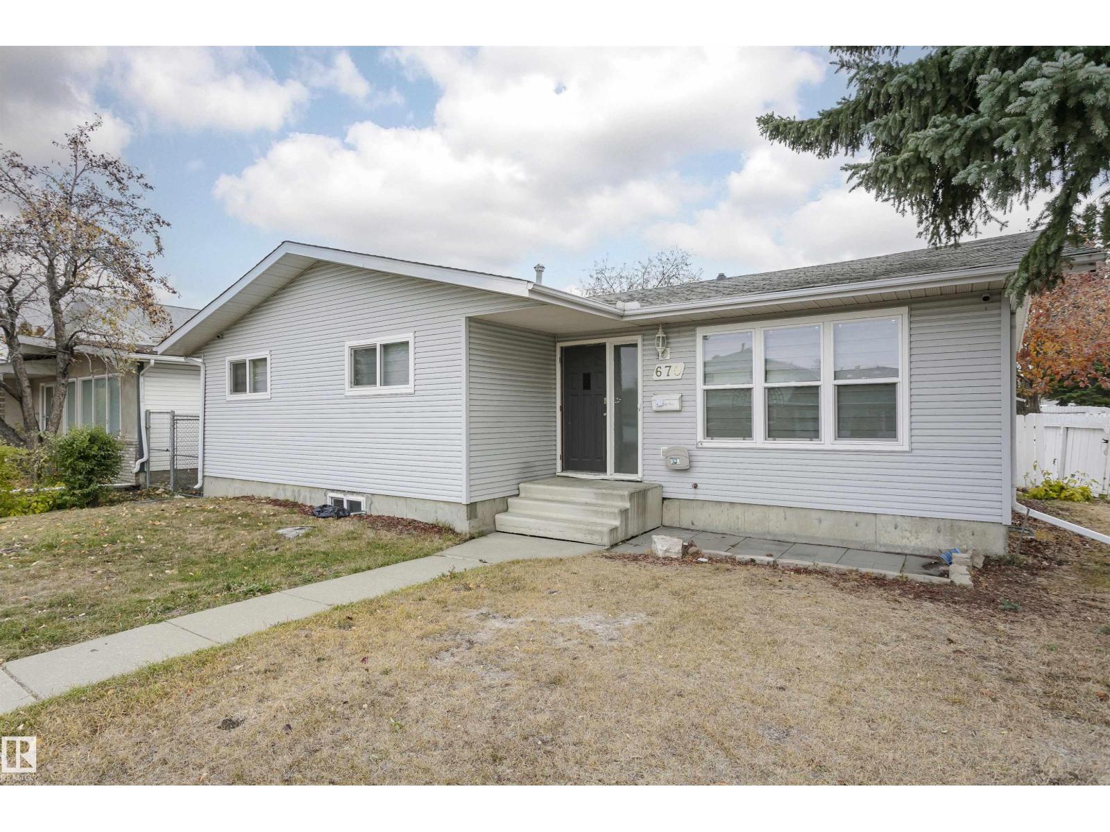 670 Lee Ridge Rd Nw, Edmonton, Alberta  T6W 0P2 - Photo 3 - E4463517