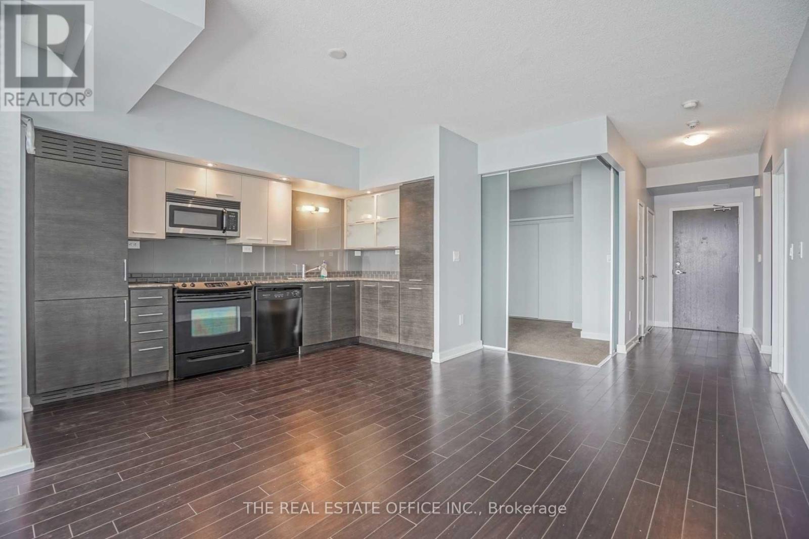 743 - 8 Telegram Mews, Toronto, Ontario  M5V 3Z5 - Photo 10 - C12481905