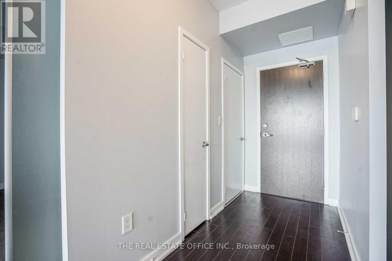 743 - 8 Telegram Mews, Toronto, Ontario  M5V 3Z5 - Photo 3 - C12481905