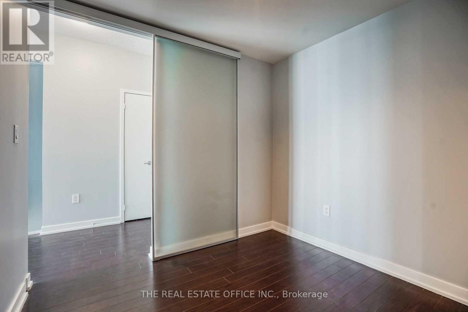 743 - 8 Telegram Mews, Toronto, Ontario  M5V 3Z5 - Photo 5 - C12481905