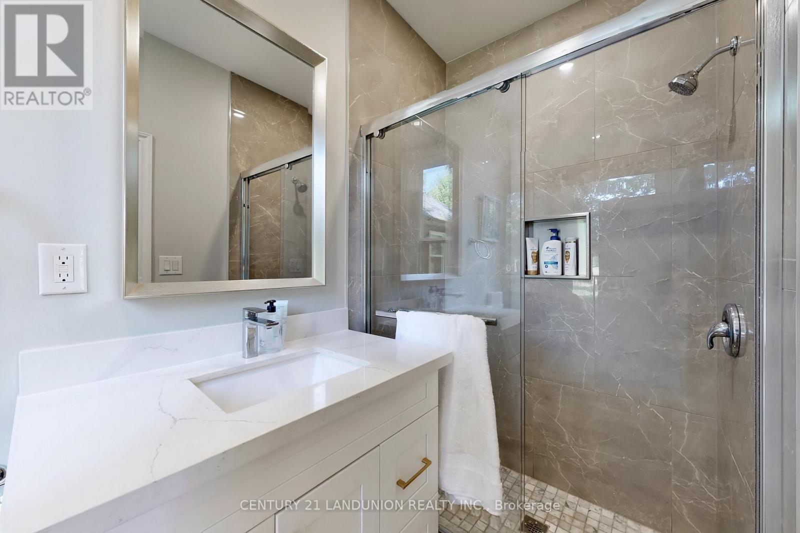 13291 Warden Acres E, Whitchurch-Stouffville, Ontario  L4A 3X8 - Photo 12 - N12481901