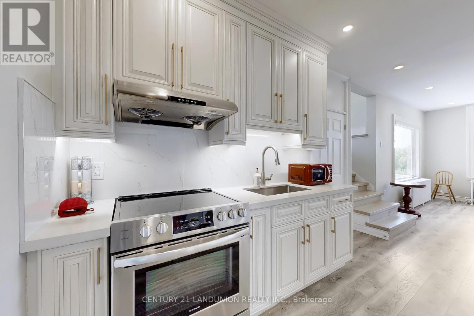 13291 Warden Acres E, Whitchurch-Stouffville, Ontario  L4A 3X8 - Photo 8 - N12481901