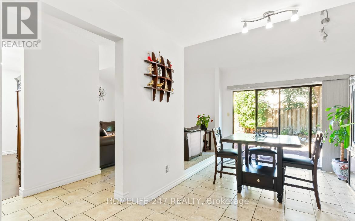 16 Hallen Road, Brampton, Ontario  L6Y 2V6 - Photo 4 - W12481740