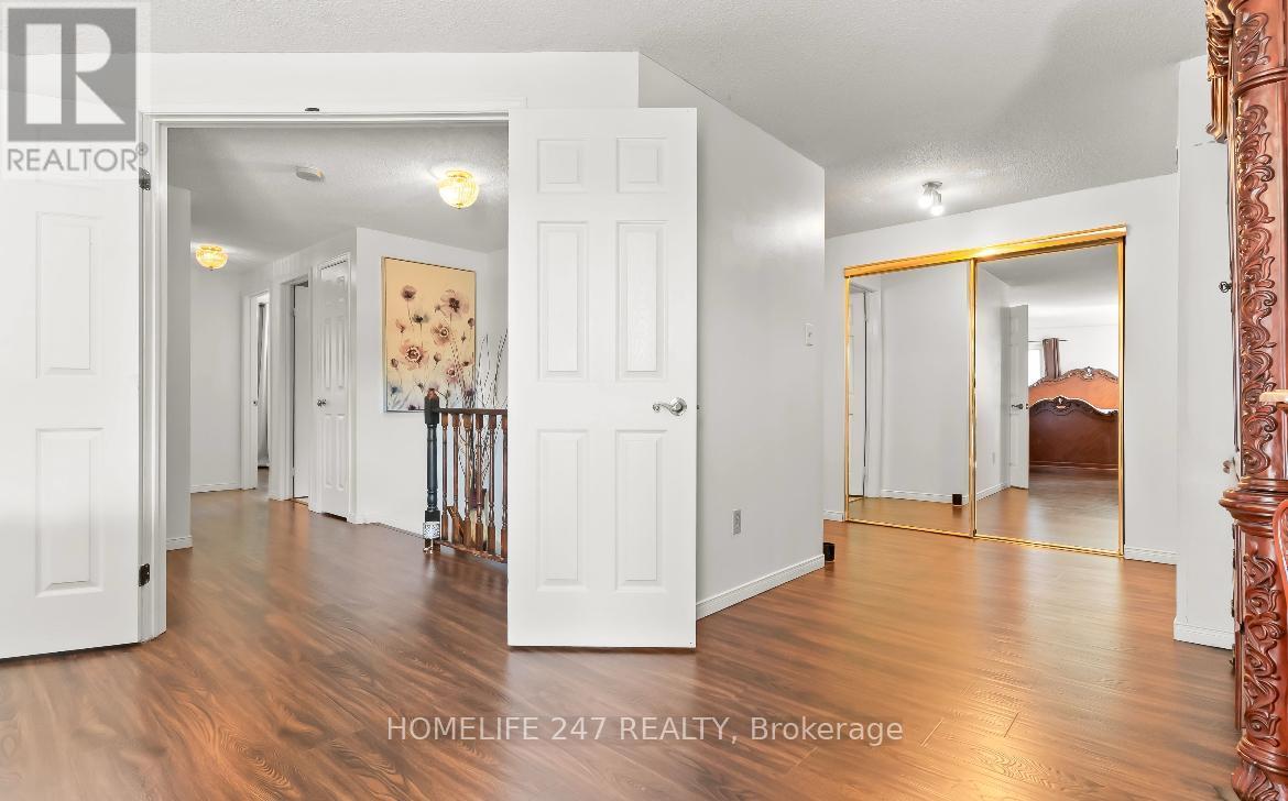 16 Hallen Road, Brampton, Ontario  L6Y 2V6 - Photo 3 - W12481740