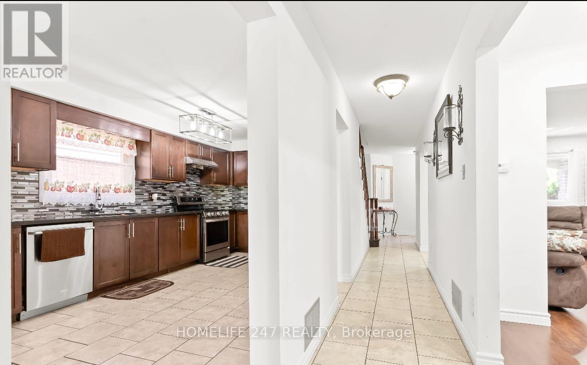 16 Hallen Road, Brampton, Ontario  L6Y 2V6 - Photo 5 - W12481740