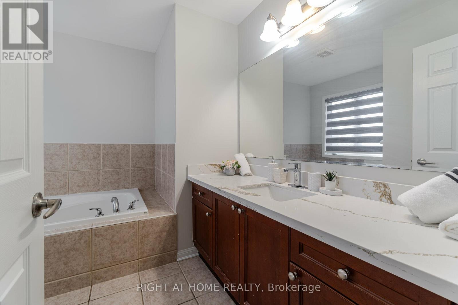 898 Philbrook Drive, Milton, Ontario  L9T 5A5 - Photo 27 - W12481911