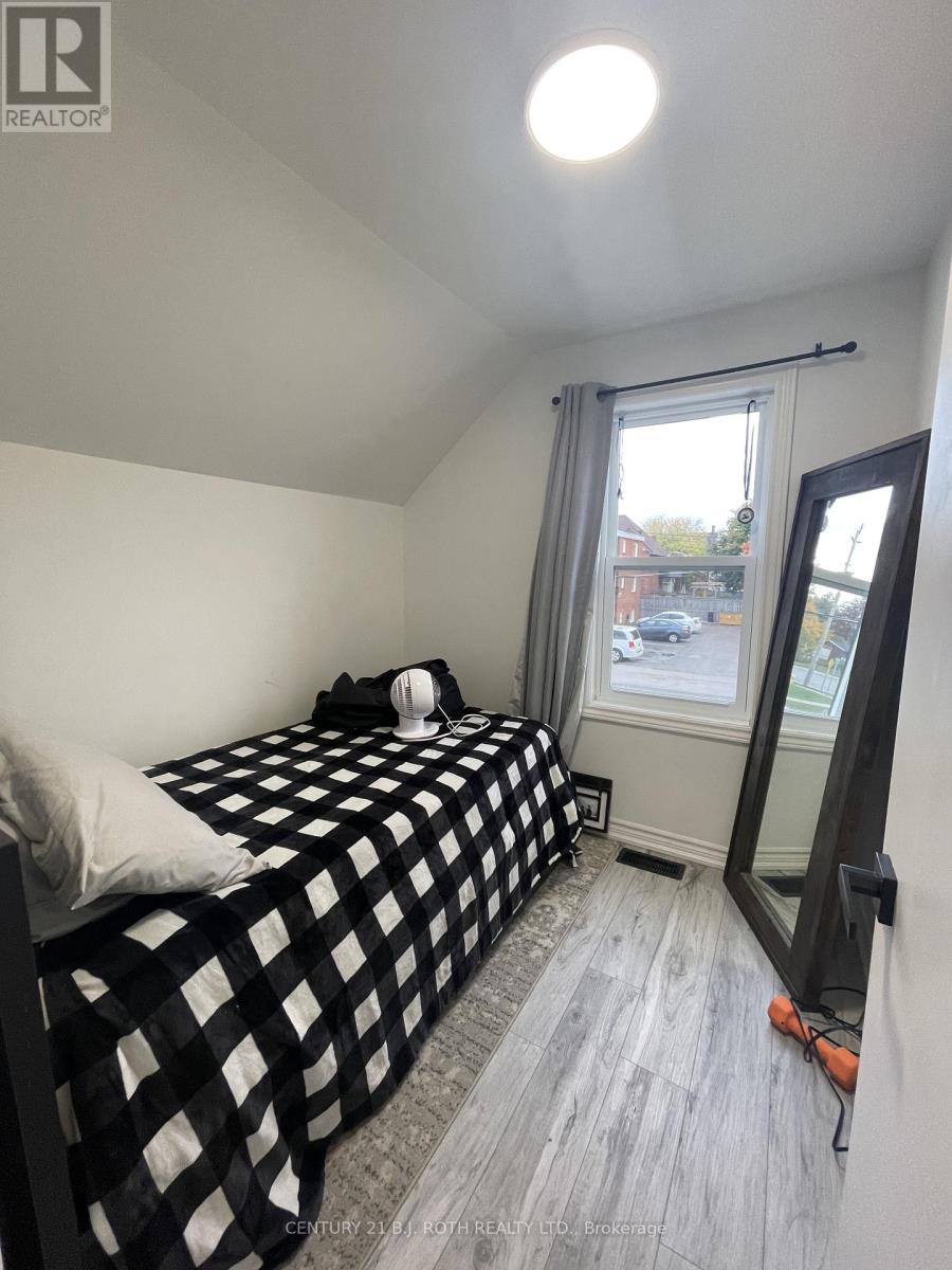 6 Stone Street, Springwater, Ontario  L0L 1P0 - Photo 11 - S12453098