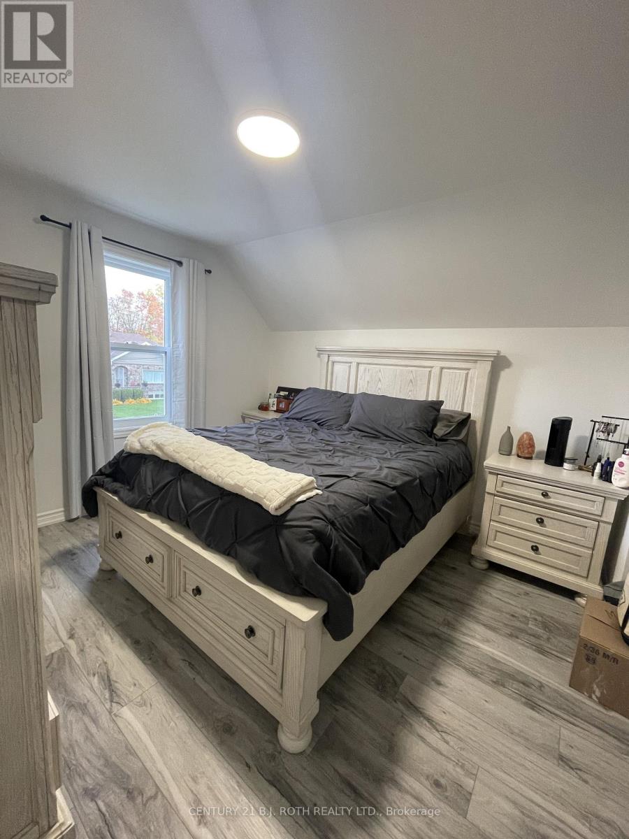 6 Stone Street, Springwater, Ontario  L0L 1P0 - Photo 12 - S12453098