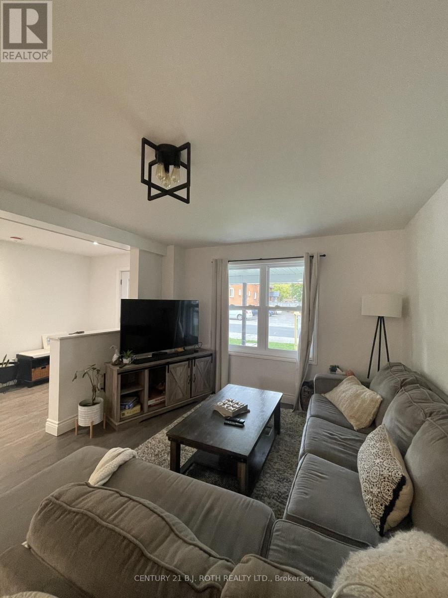 6 Stone Street, Springwater, Ontario  L0L 1P0 - Photo 5 - S12453098