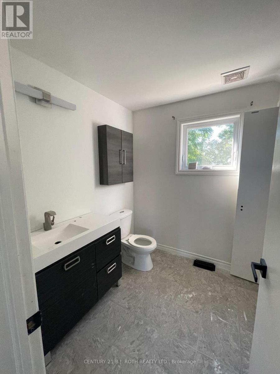 6 Stone Street, Springwater, Ontario  L0L 1P0 - Photo 9 - S12453098