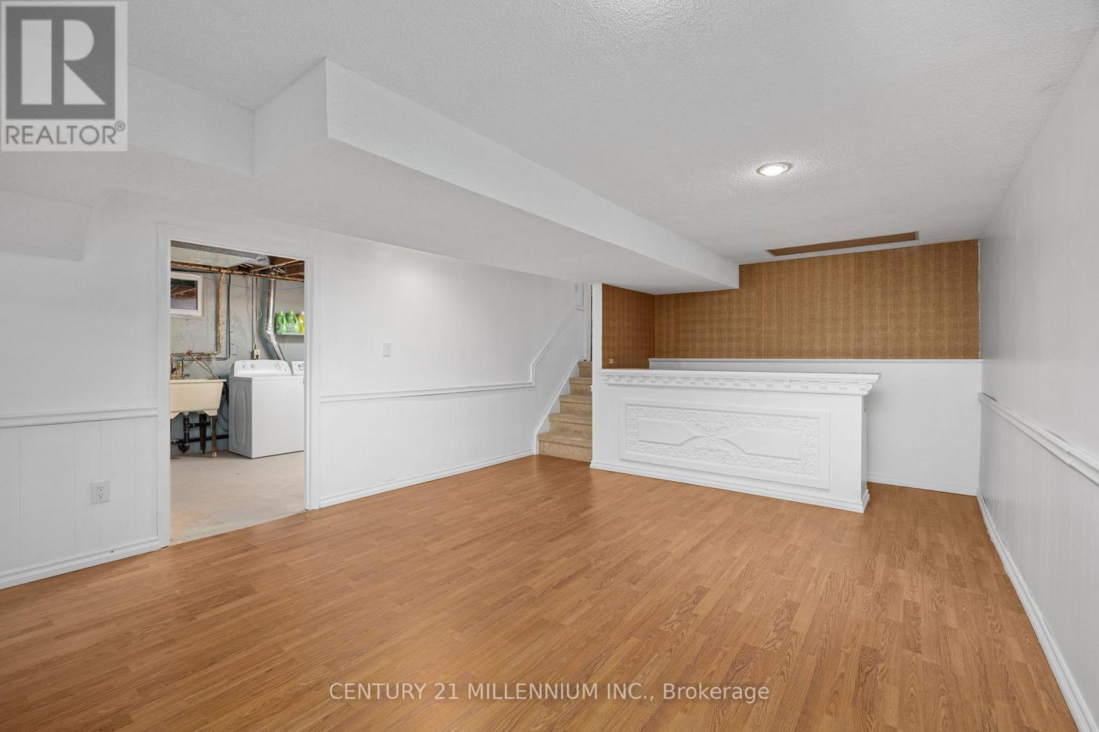 2 Pine Cliff Drive, Mississauga, Ontario  L5N 1E1 - Photo 24 - W12481826