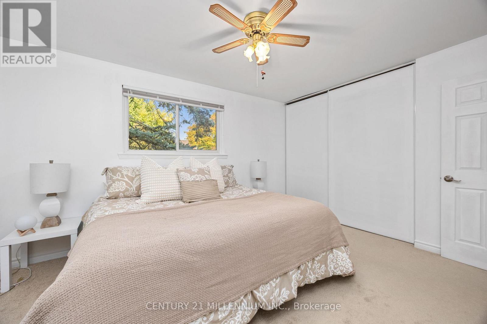 2 Pine Cliff Drive, Mississauga, Ontario  L5N 1E1 - Photo 18 - W12481826