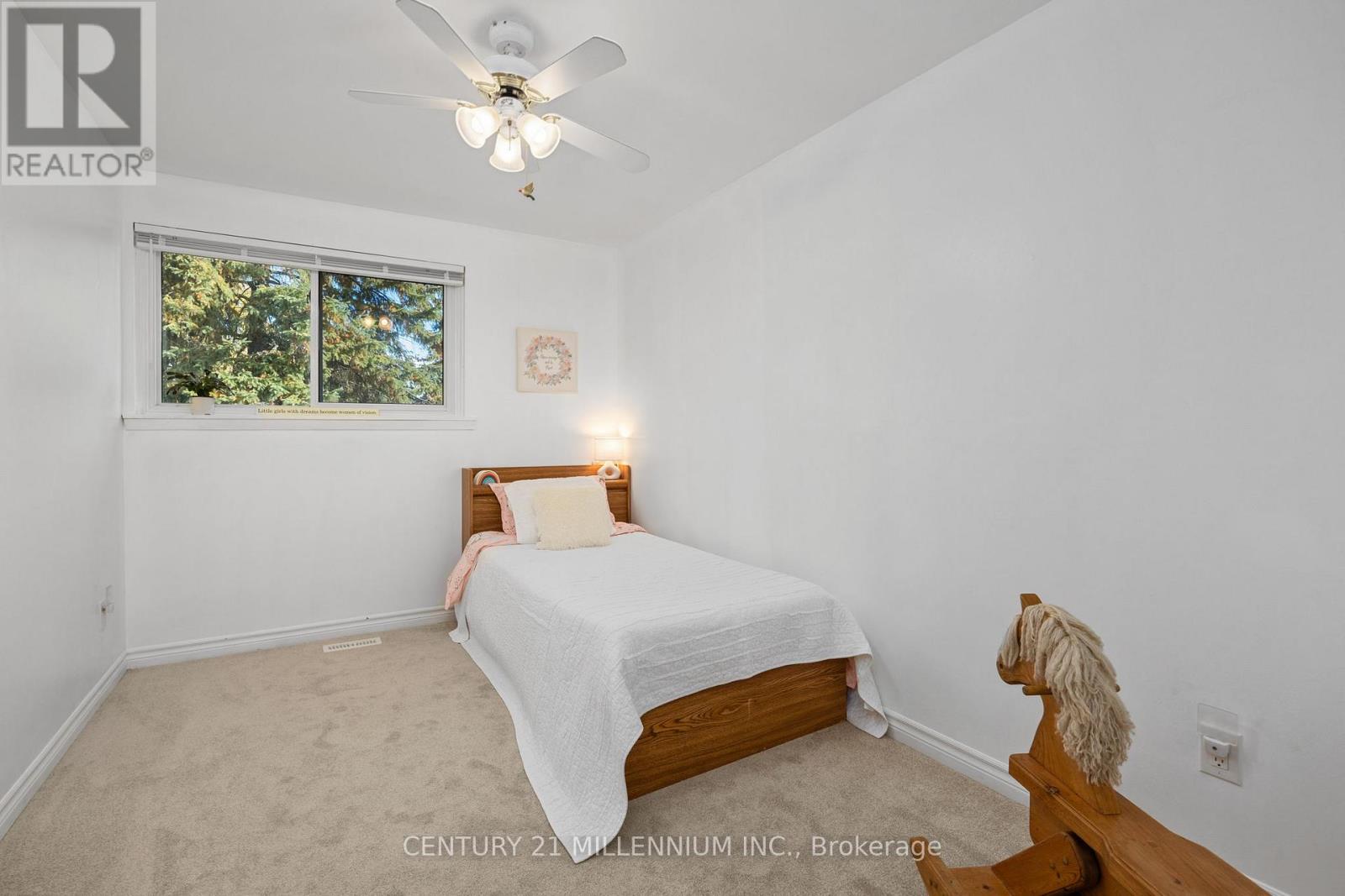 2 Pine Cliff Drive, Mississauga, Ontario  L5N 1E1 - Photo 20 - W12481826