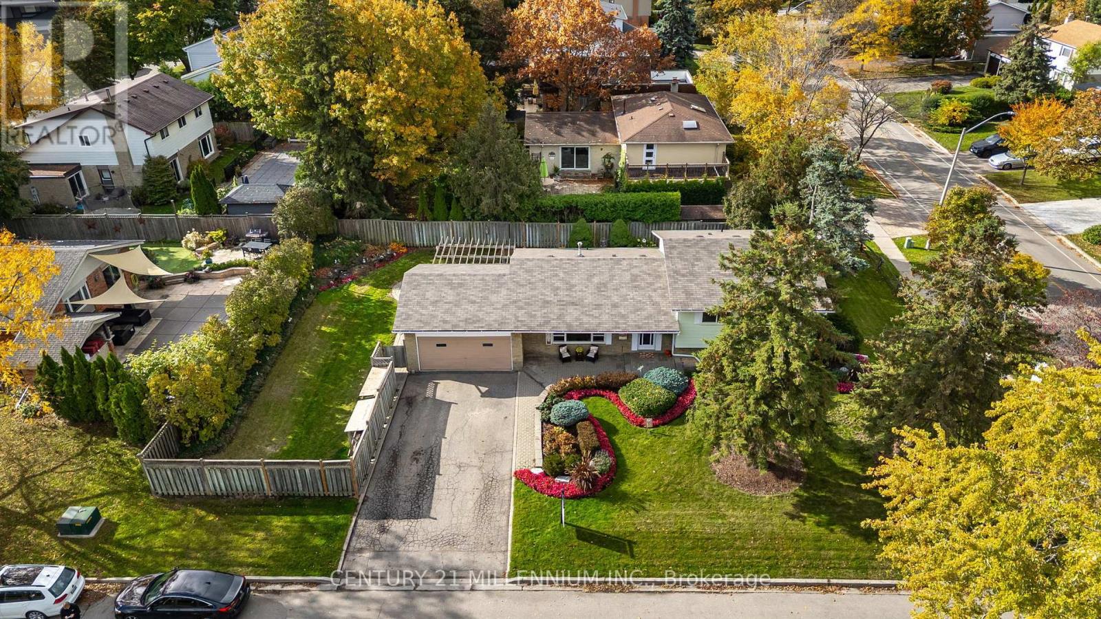 2 Pine Cliff Drive, Mississauga, Ontario  L5N 1E1 - Photo 40 - W12481826