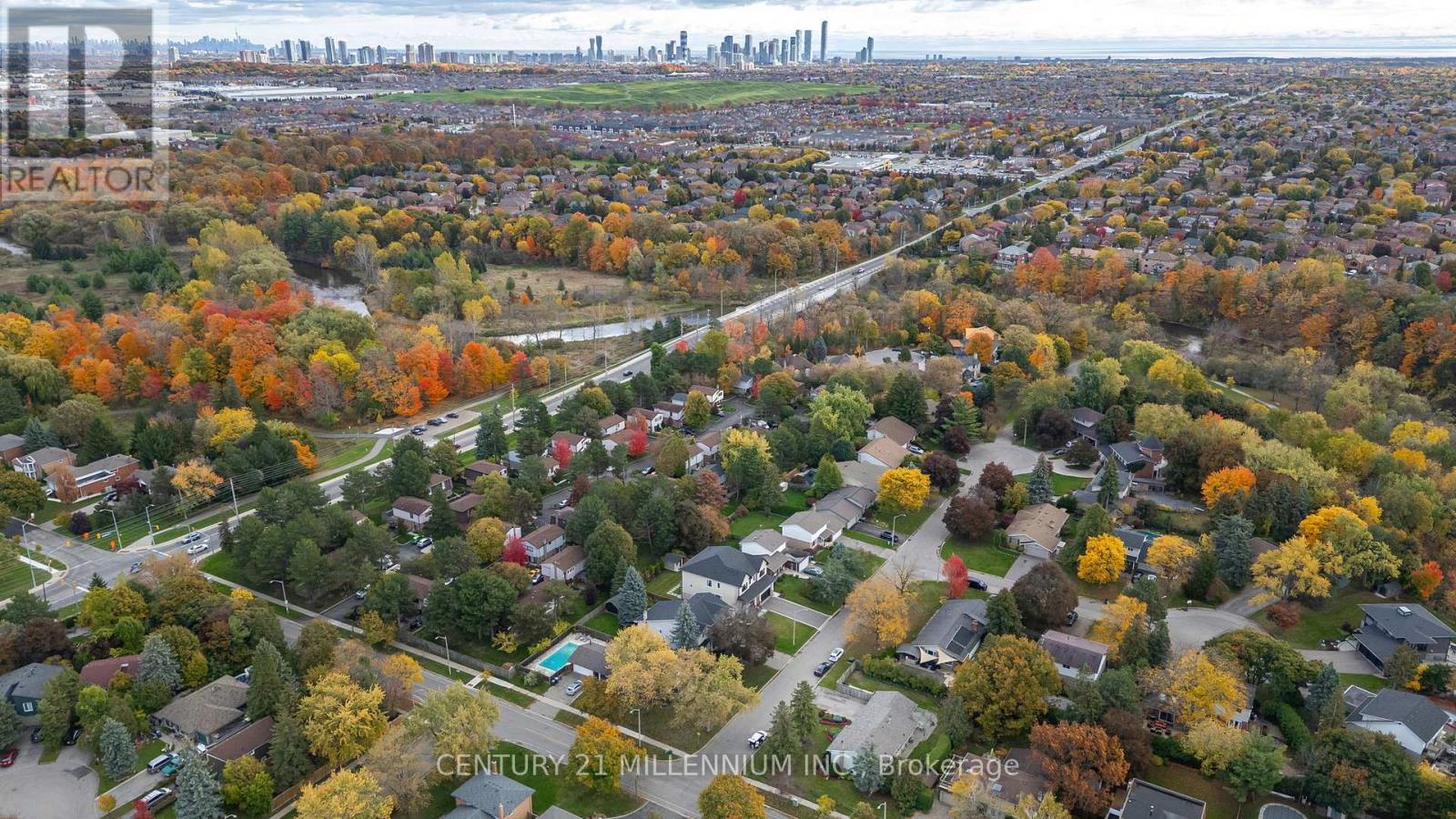 2 Pine Cliff Drive, Mississauga, Ontario  L5N 1E1 - Photo 44 - W12481826