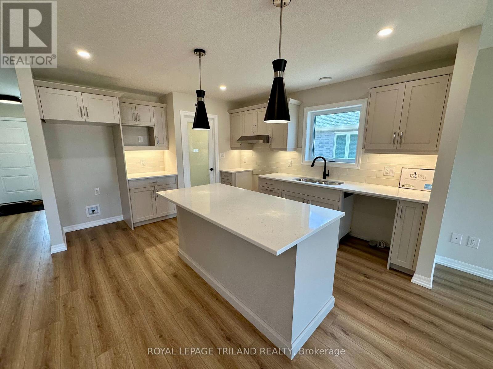 132 Styles Drive, St. Thomas, Ontario  N5R 0R1 - Photo 5 - X12295145