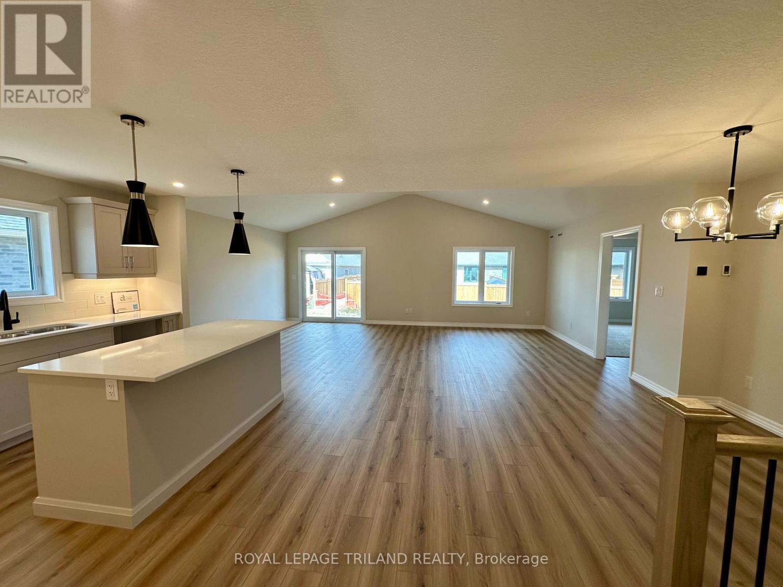 132 Styles Drive, St. Thomas, Ontario  N5R 0R1 - Photo 6 - X12295145