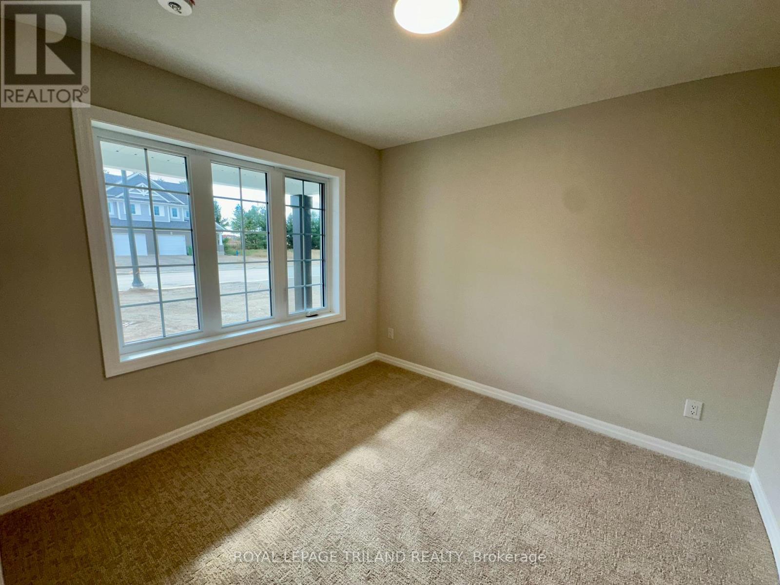 132 Styles Drive, St. Thomas, Ontario  N5R 0R1 - Photo 4 - X12295145