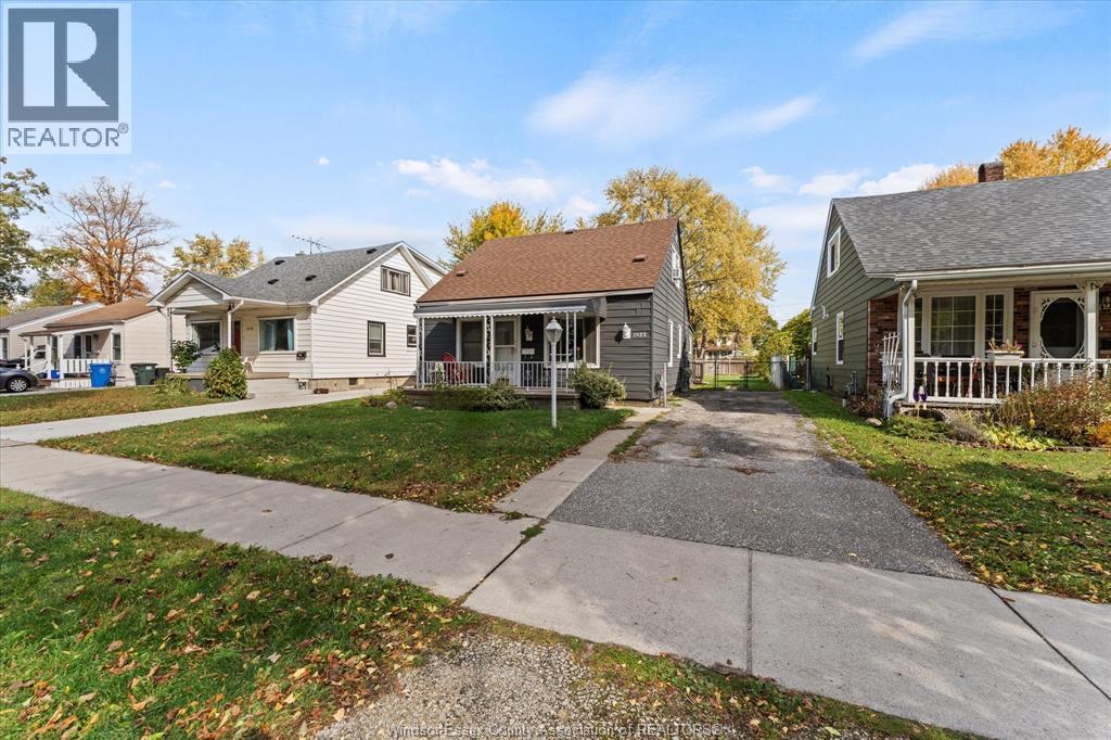 1922 Aubin, Windsor, Ontario  N8W 4L3 - Photo 3 - 25027103