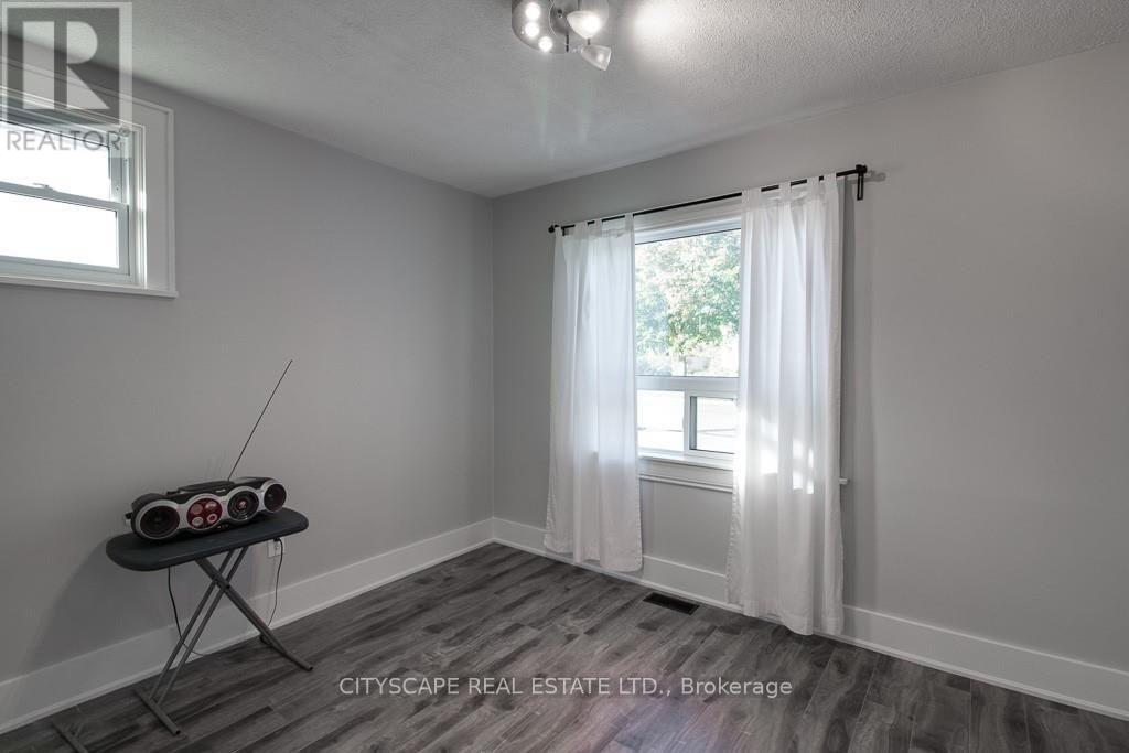 25 Stafford Street, Woodstock, Ontario  N4S 3Z7 - Photo 12 - X12481472