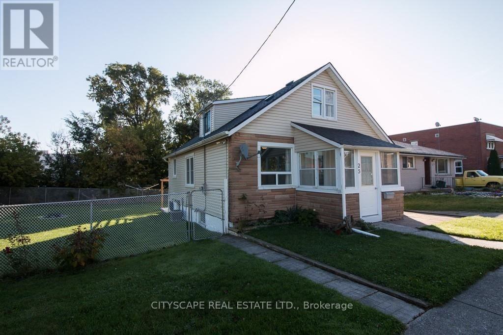 25 STAFFORD STREET, Woodstock, Ontario
