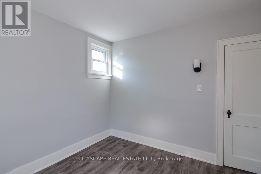 25 Stafford Street, Woodstock, Ontario  N4S 3Z7 - Photo 10 - X12481472
