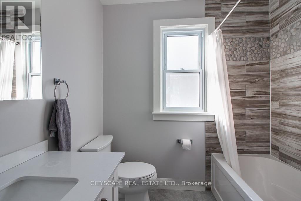 25 Stafford Street, Woodstock, Ontario  N4S 3Z7 - Photo 13 - X12481472