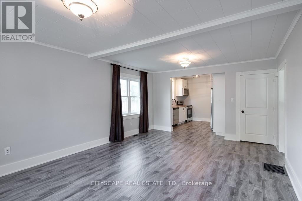 25 Stafford Street, Woodstock, Ontario  N4S 3Z7 - Photo 5 - X12481472
