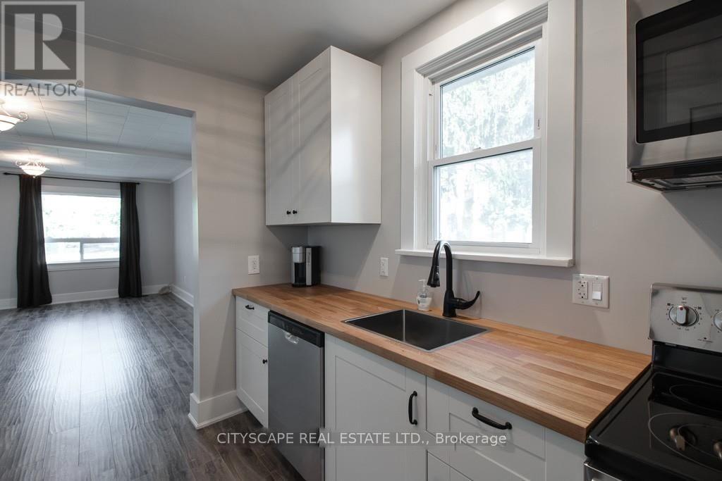 25 Stafford Street, Woodstock, Ontario  N4S 3Z7 - Photo 8 - X12481472