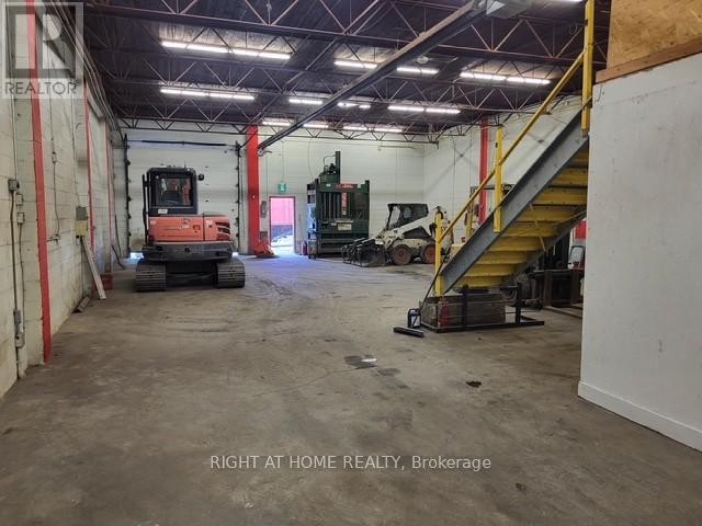 25 Covington Street, Hamilton, Ontario  L8E 2Y4 - Photo 5 - X12475423