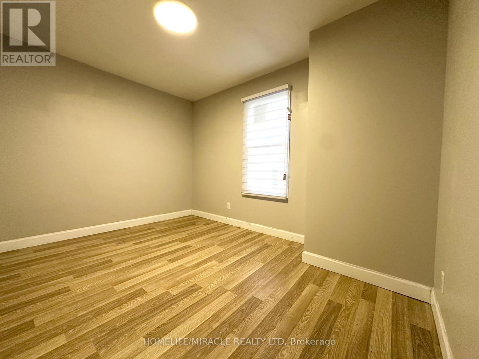 175 Burgar Street, Welland, Ontario  L3B 2T3 - Photo 9 - X12410201
