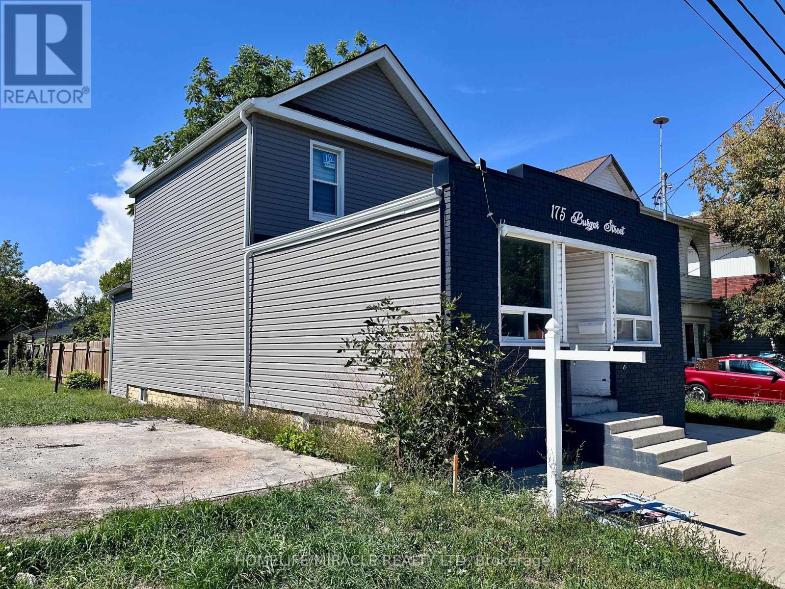 175 Burgar Street, Welland, Ontario  L3B 2T3 - Photo 11 - X12410201