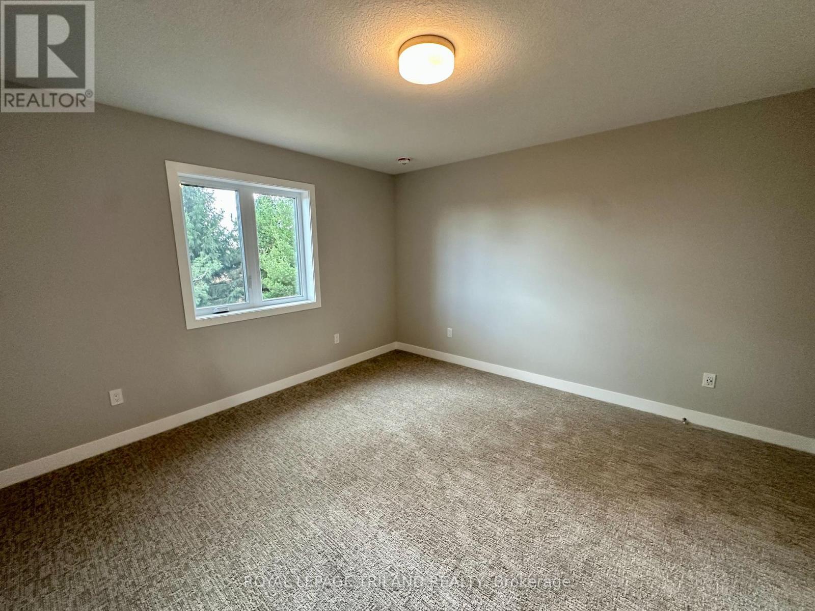 143 Styles Drive, St. Thomas, Ontario  N5R 0R1 - Photo 7 - X12291353