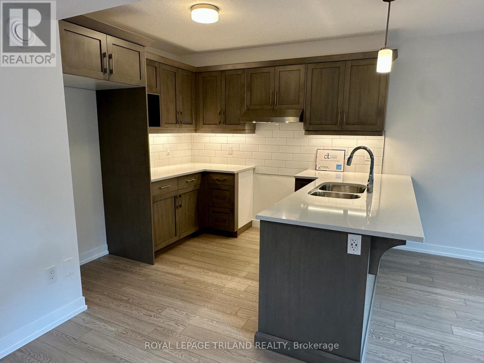 143 Styles Drive, St. Thomas, Ontario  N5R 0R1 - Photo 5 - X12291353