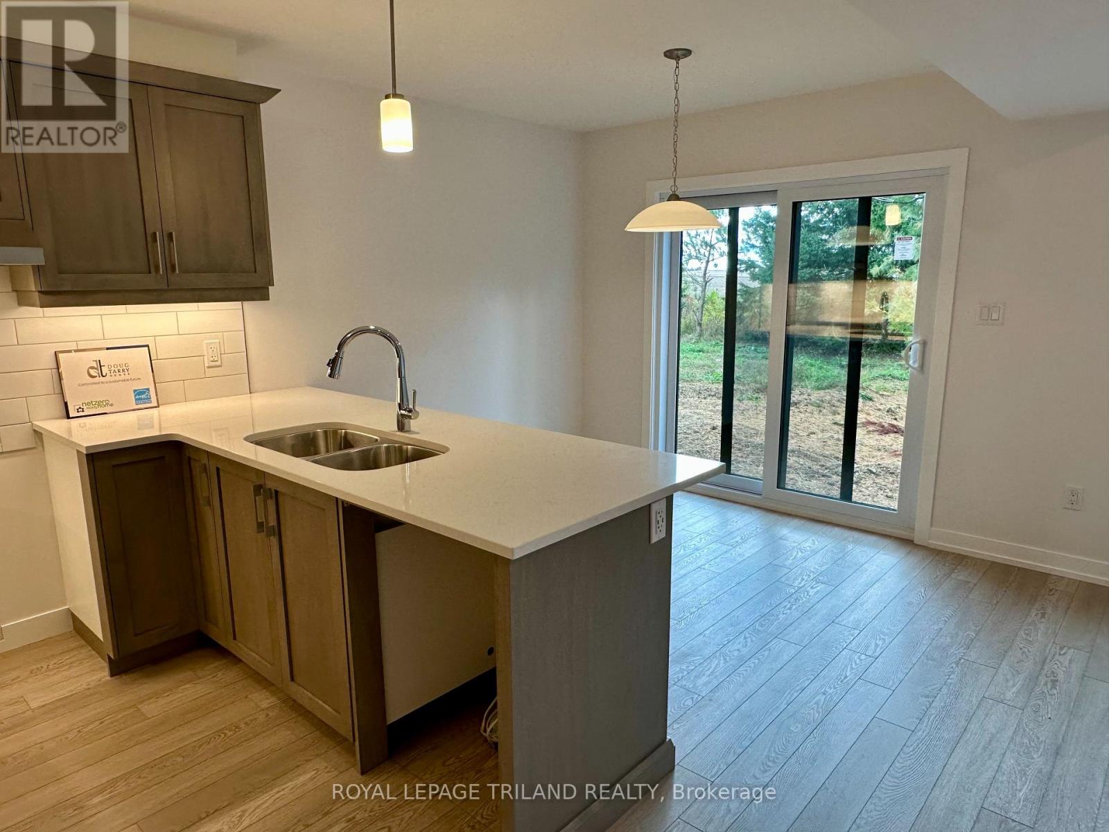 143 Styles Drive, St. Thomas, Ontario  N5R 0R1 - Photo 4 - X12291353