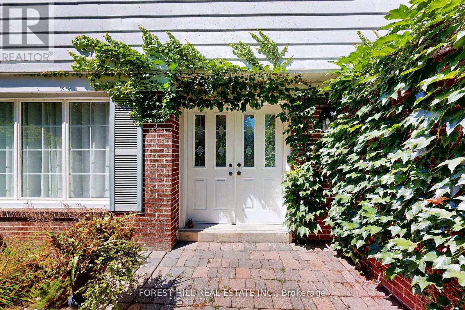 20 Thurgate Crescent, Markham, Ontario  L3T 4G3 - Photo 3 - N12481921