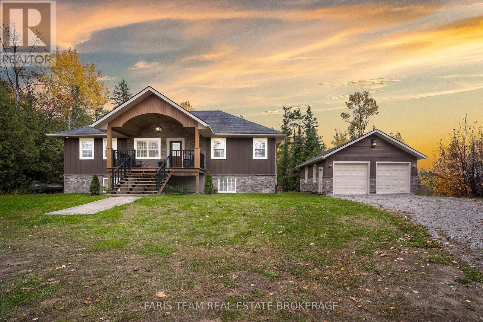 66 Meadows Avenue, Tay (Waubaushene), Ontario  L0K 1E0 - Photo 2 - S12481929